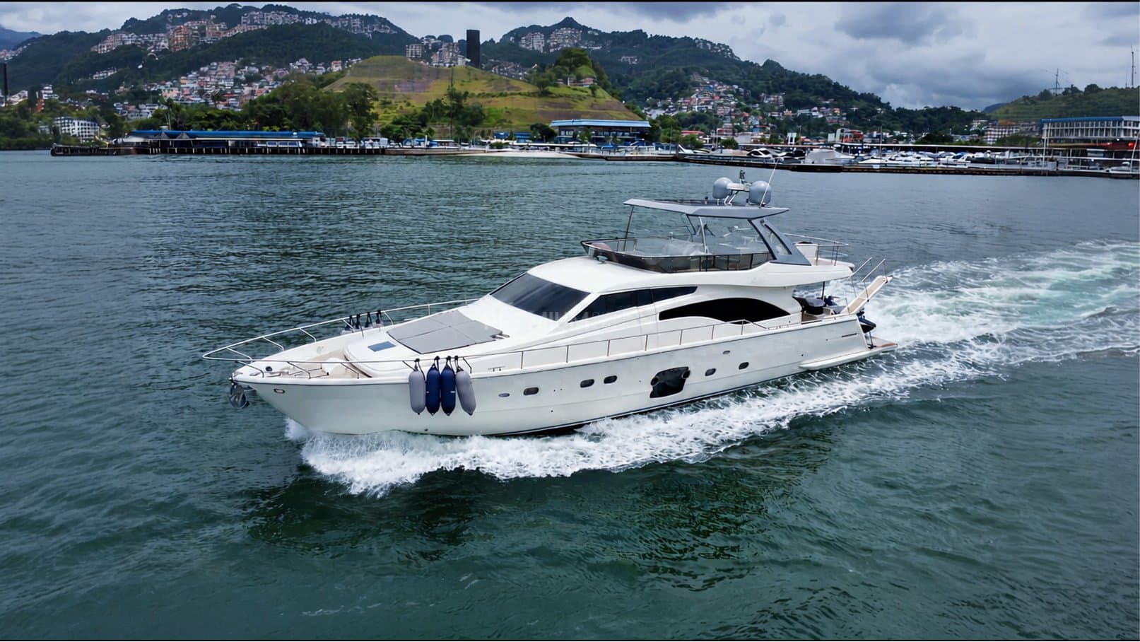 Ferretti 70