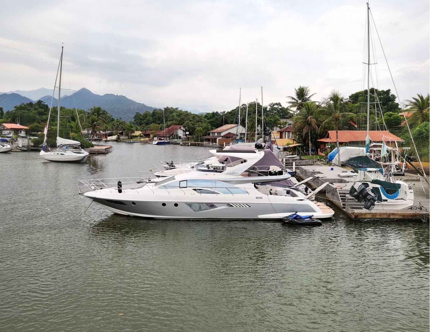 Intermarine 65